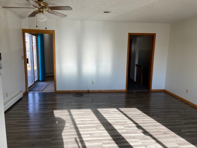 Livingroom - 1010 Summit Blvd