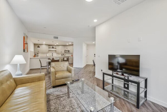 Building Photo - 375 Camino De La Reina