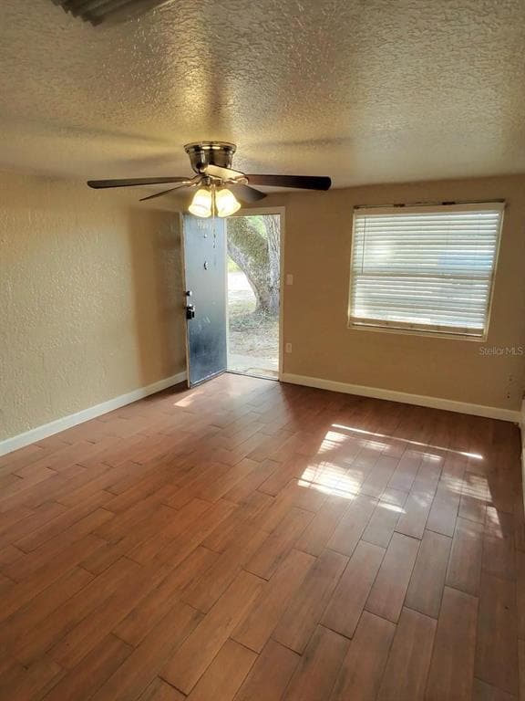 Building Photo - 37221 Marlu Ln