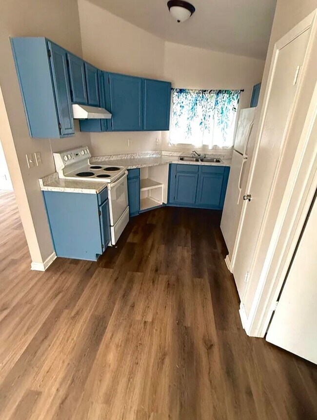 Foto del edificio - 8425 Dixon Ridge Dr