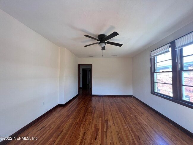 Foto del edificio - 2575 Myra St
