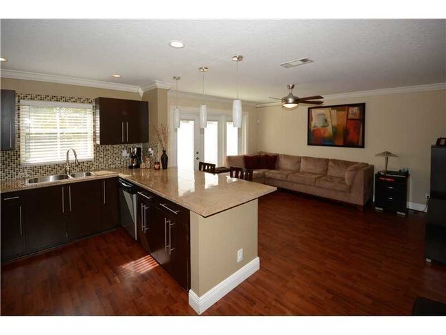 Building Photo - 7380 Viscaya Cir
