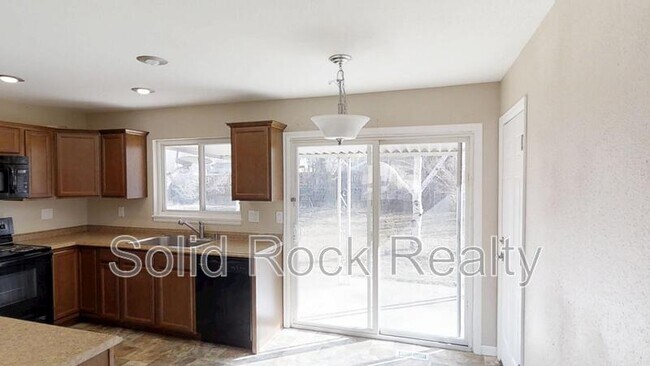 Building Photo - 2505 Gina Dr