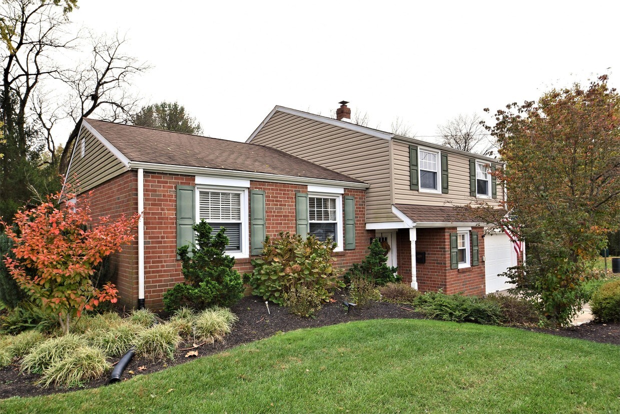 Primary Photo - 139 W Beidler Rd