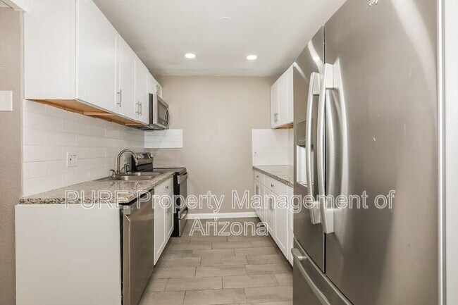 Foto del edificio - 100 W Gary Dr