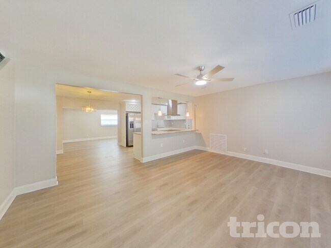 Foto del edificio - 7394 Norwich Ln