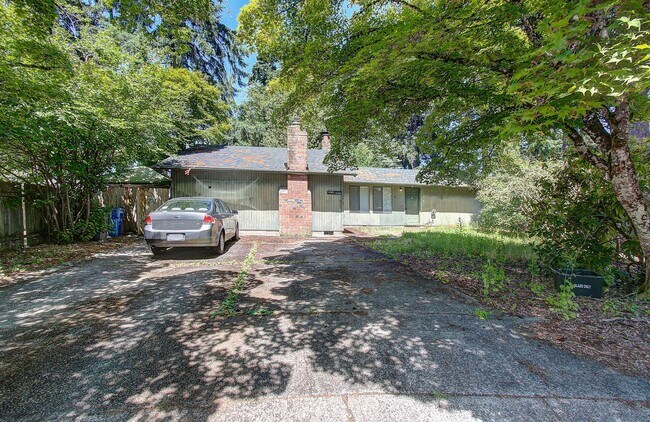 Foto del edificio - 2 BEDROOM, 1 BATH DUPLEX W/FENCED YARD!