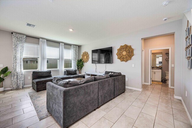 Building Photo - 5329 Halewood Ct