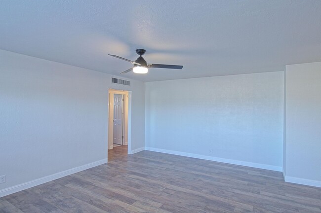 Building Photo - 7500 Edgemere Blvd