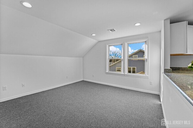 Foto del edificio - 43 Hillcrest Ave