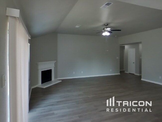 Building Photo - 313 Cedar Dr