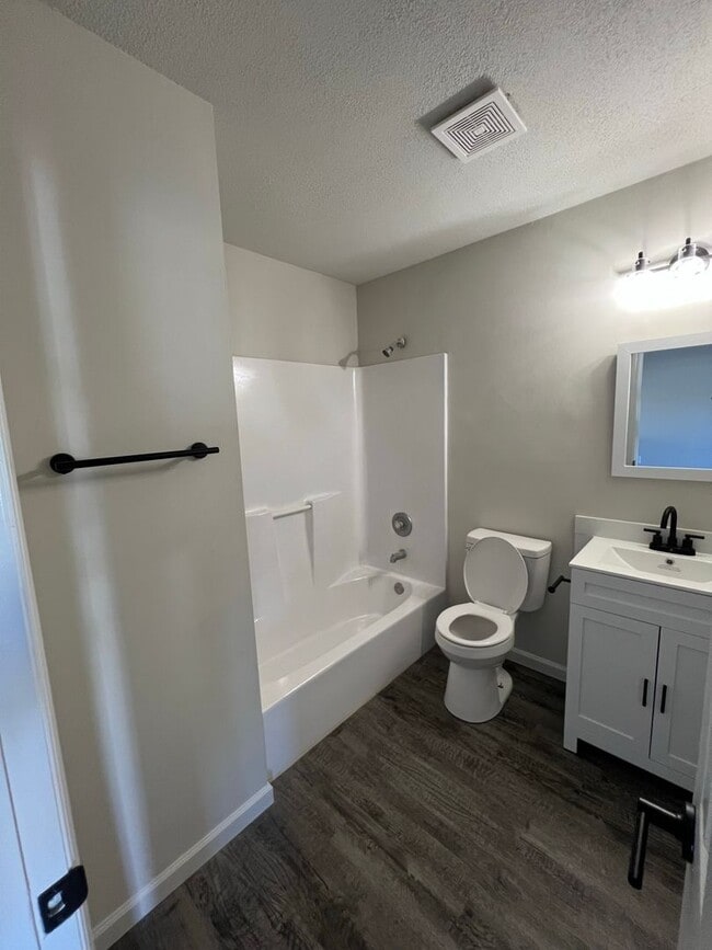 Building Photo - 230 Lanier Dr. #185