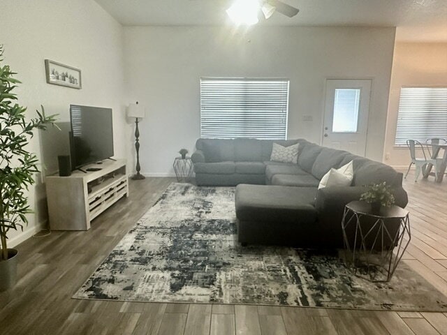 Foto del edificio - "Gorgeous 4-Bedroom, 2 Bathroom Pool Home ...