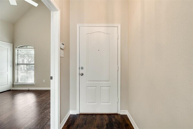 Building Photo - 6766 Livorno Ln