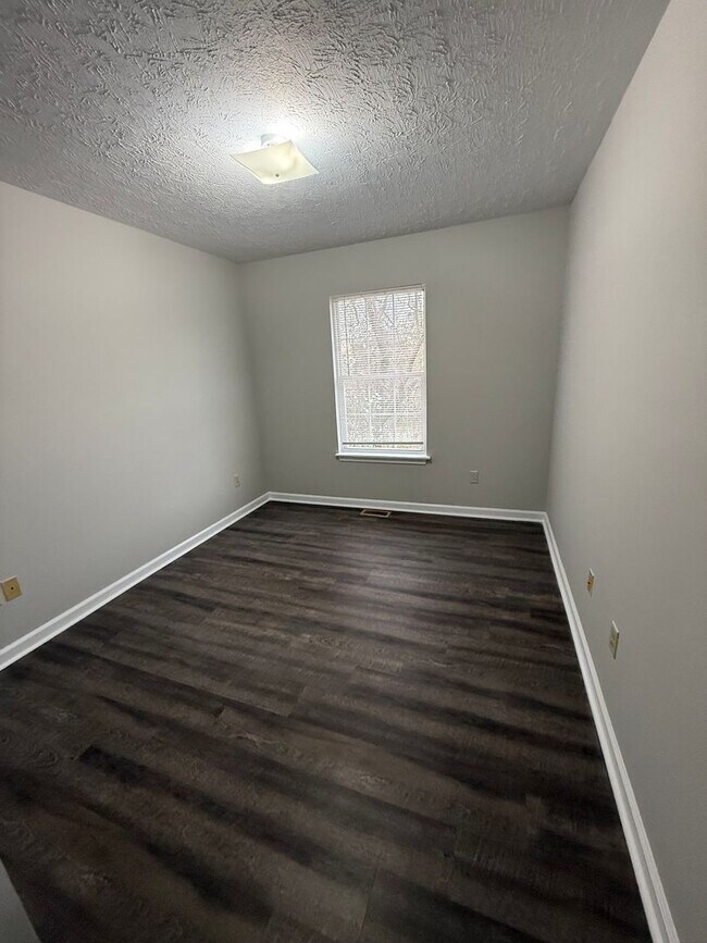 Foto del edificio - Located in Georgetown, KY, three-bedroom, 2.5-bath townhouse