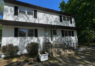 Building Photo - 408 7th St