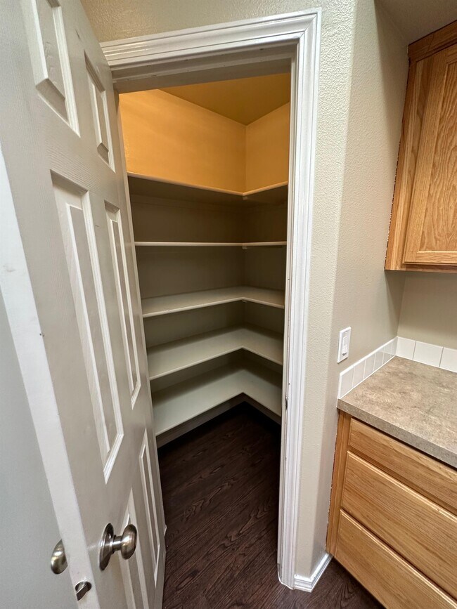 Foto del edificio - 16538 Sadie Ave