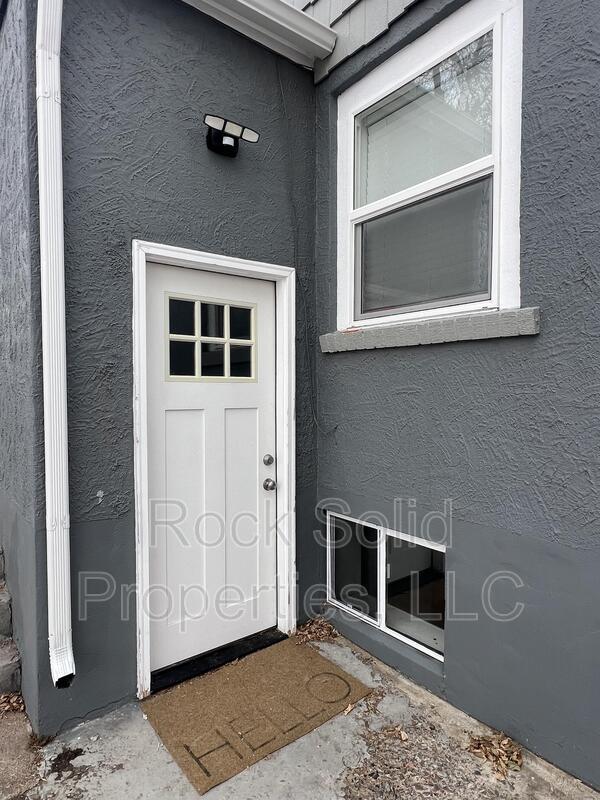 Foto del edificio - 2104 E 12th St