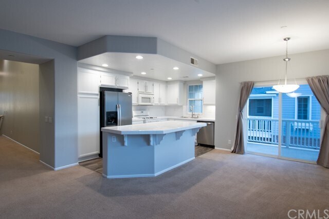 Building Photo - 15885 Fountain Ln