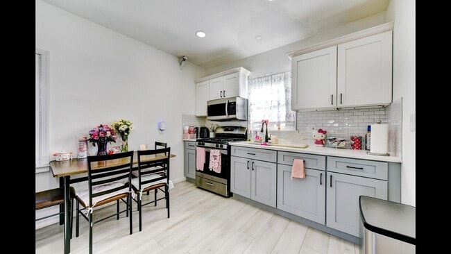 Foto del edificio - 1215 80th St