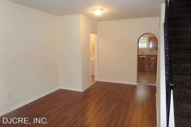 Building Photo - 3 br, 1.5 bath House - 1705 Manton Street