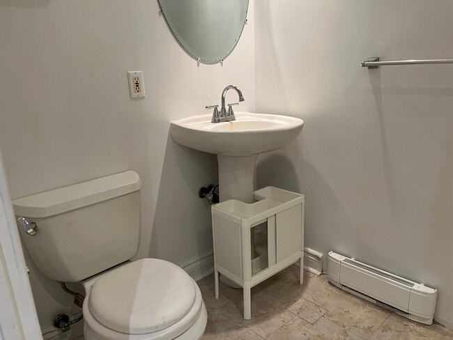 Building Photo - 4540 Av Draper