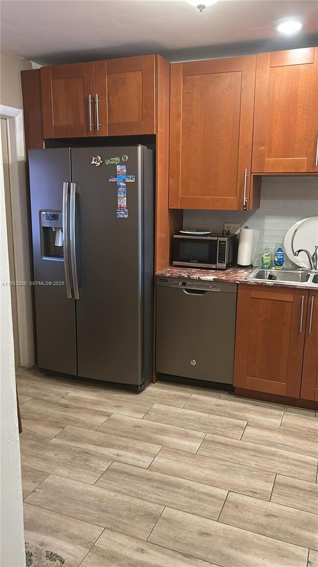 Foto del edificio - 215 SE 3rd Ave