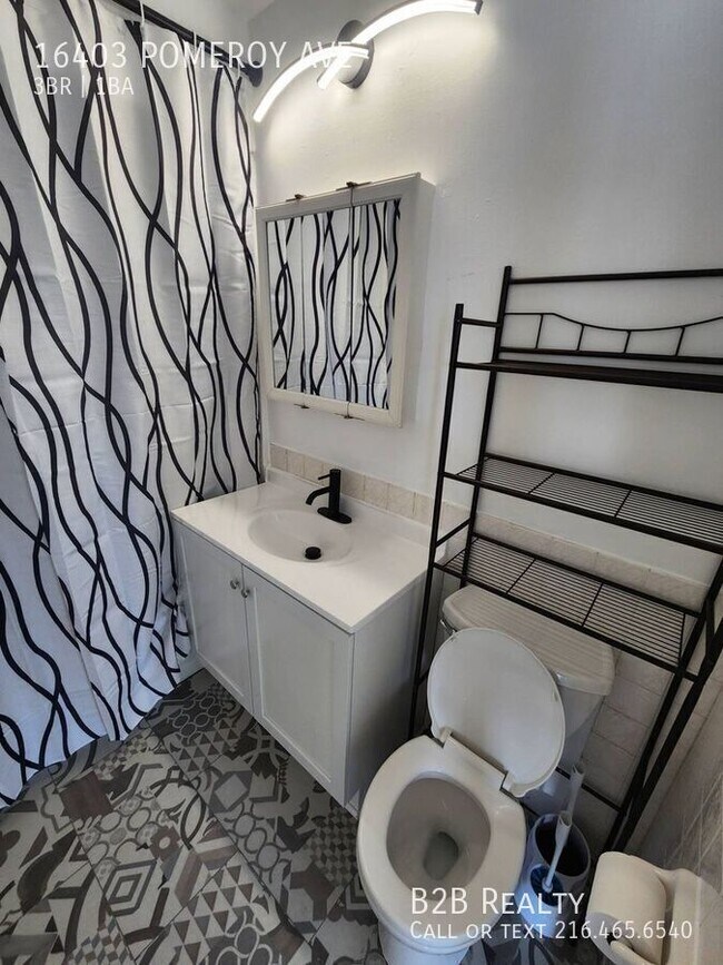 Foto del edificio - 16403 Pomeroy Ave