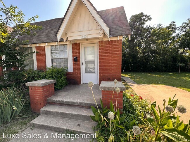 Foto del edificio - 1 br, 1 bath House - 503 N Baumann Ave