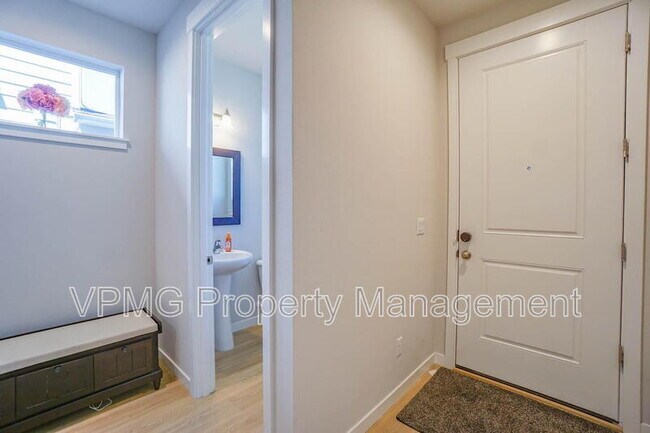 Foto del edificio - 18404 NE 43rd Ave