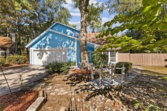 Building Photo - 12 Dewthread Ct