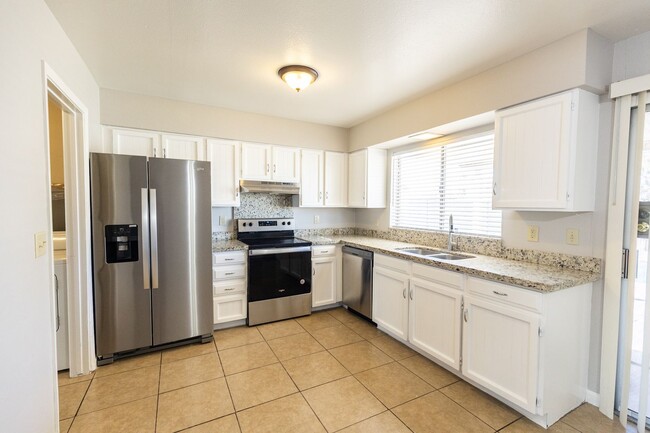 Foto del edificio - Adorable 4 bedroom, 2 bath home in Tempe w...