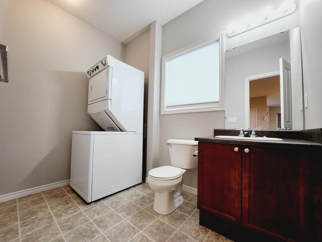 Building Photo - 3010-3033 33 Ave NW