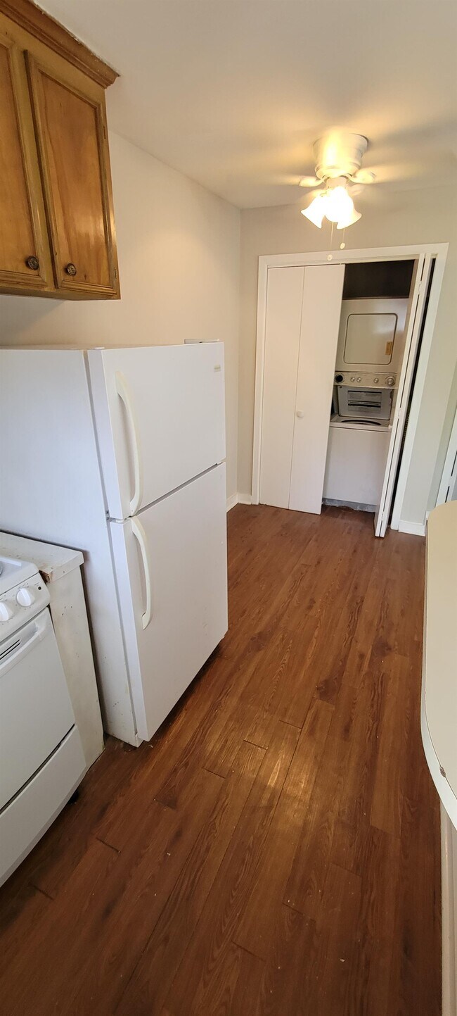 Building Photo - 1111 Greymont Ave