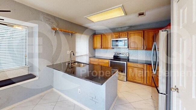Foto del edificio - 6708 Roman Ct