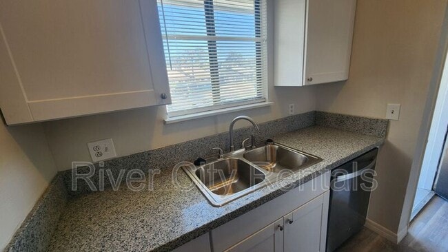 Foto del edificio - 2430 N Seabury Pl