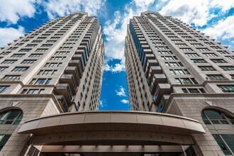 Building Photo - 1200 Blvd. De Maisonneuve Ouest