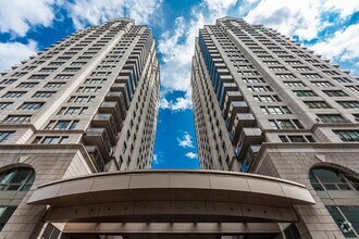 Building Photo - 1200 Blvd. De Maisonneuve Ouest