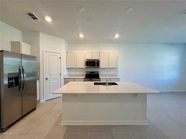 Building Photo - 2819 Maloof Dr