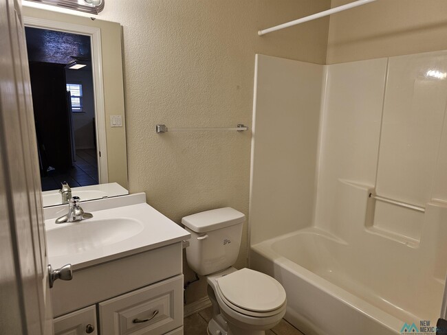 Building Photo - 108 Limestone