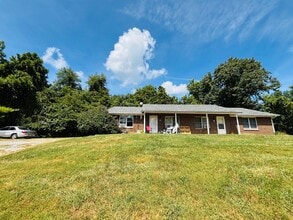 Building Photo - 804 Craigs Mountain Rd