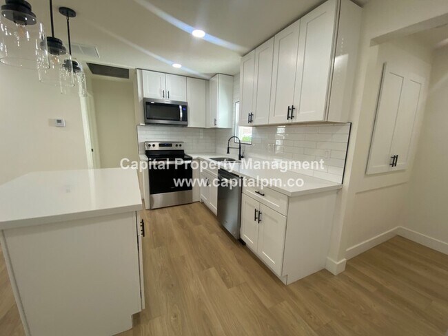 Foto del edificio - 915 Crandall Ave S