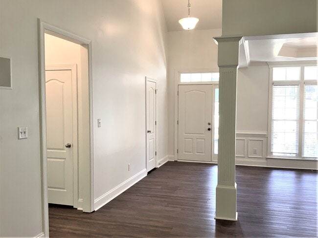 Building Photo - 830 Red Hawk Court