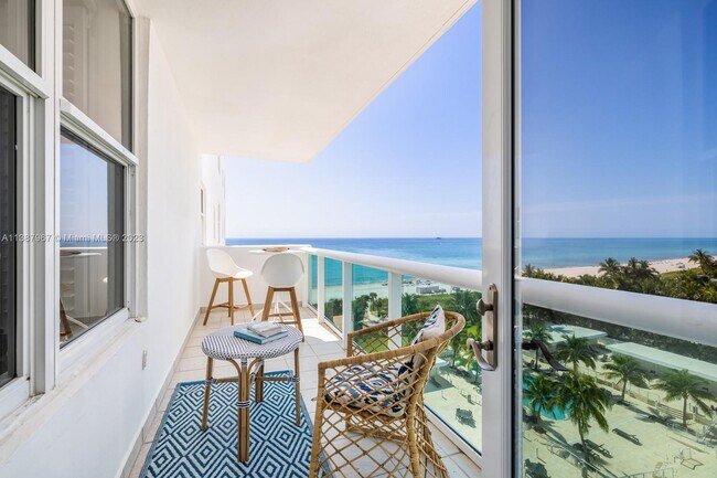 Building Photo - 5001 Collins Ave