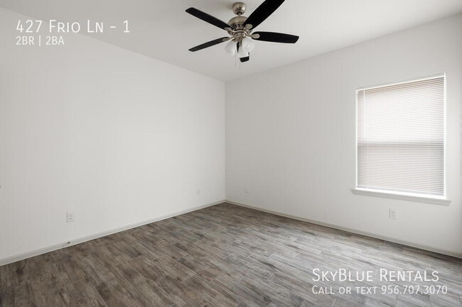 Building Photo - 427 Frio Ln