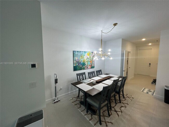 Building Photo - 345 SE Crossoak Ln