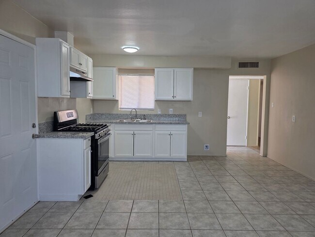 Foto del edificio - 2805 Cambria Ave