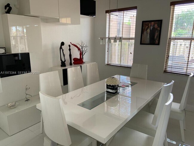 Foto del edificio - 7586 NW 113th Path