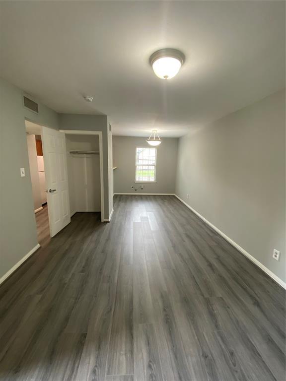 Foto del edificio - 304 Dell Ct