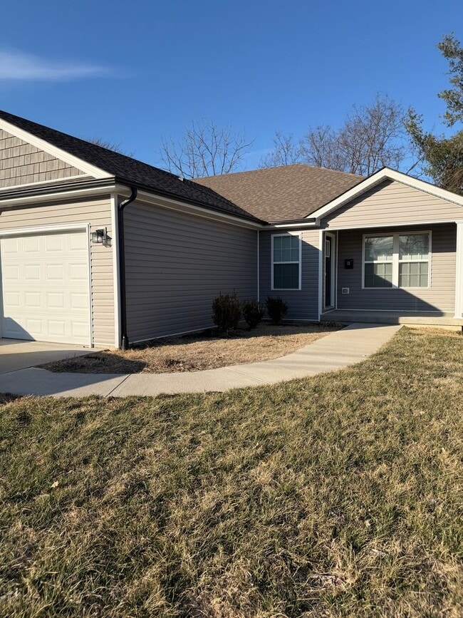 Building Photo - 907 Linden St